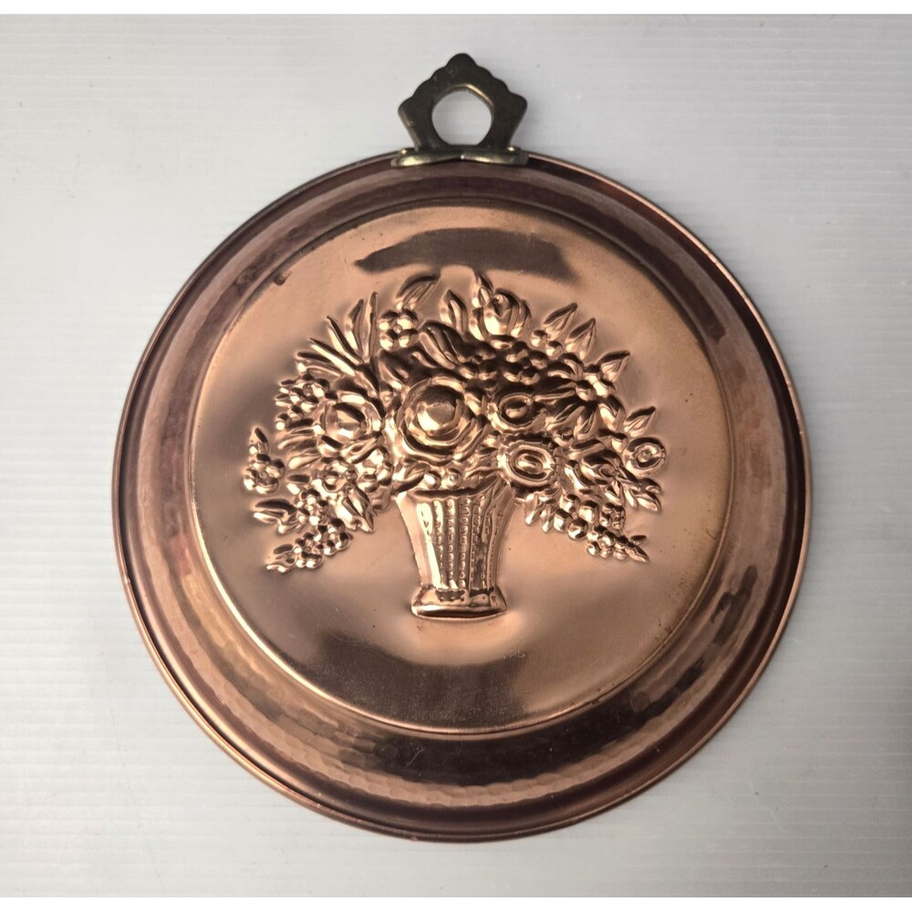 Vintage Copper Mold Embossed Flower Basket Wall DΓ©cor Tin Lined Brass Ring 7.75β